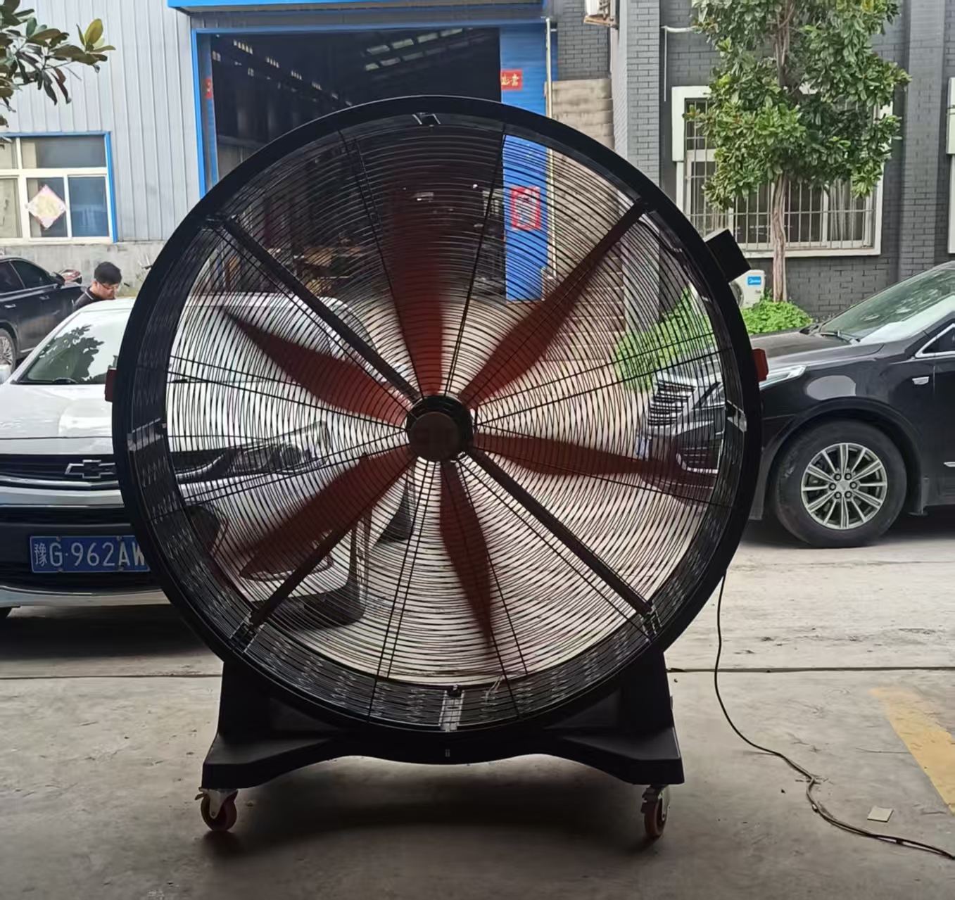戰(zhàn)高溫，送清涼